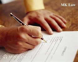 Công ty không ký hợp đồng lao động với người có bằng kinh tế ?